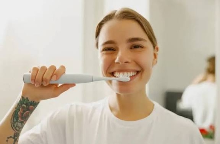 दिनमा दुई पटक दाँत माझ्नु किन सधैँ राम्रो होइन?